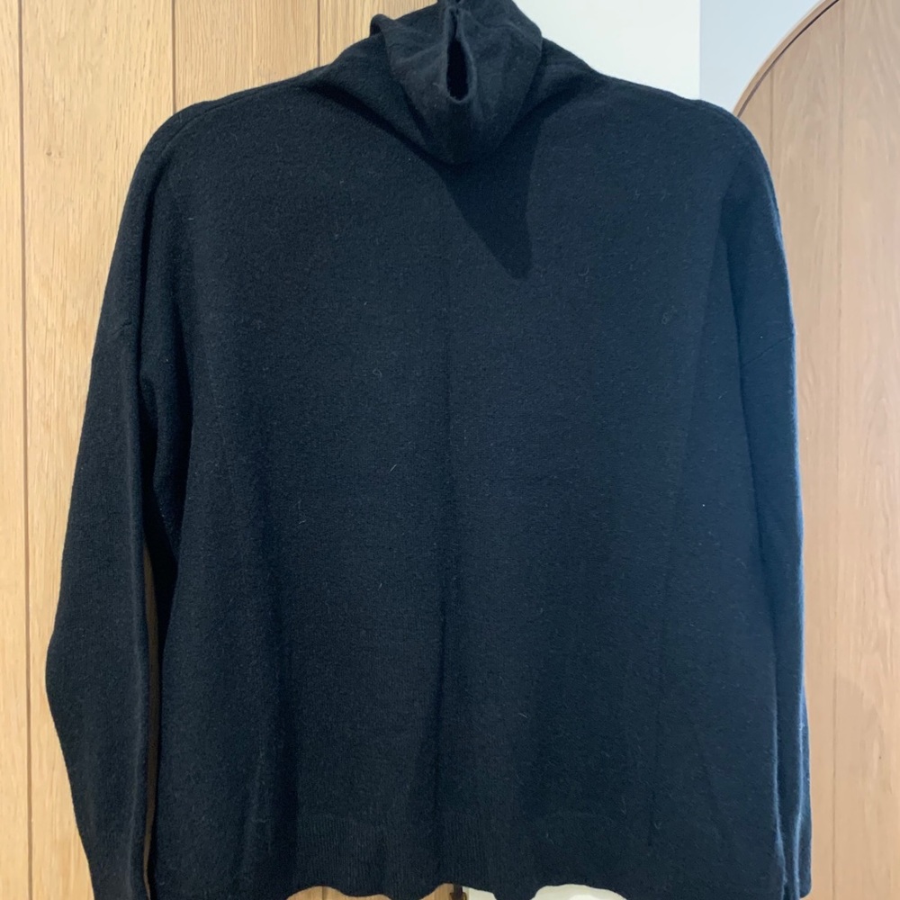 Club Monaco Cashmere Sweater